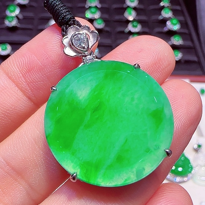 翡翠吊坠(不含链)18K金镶嵌吊坠