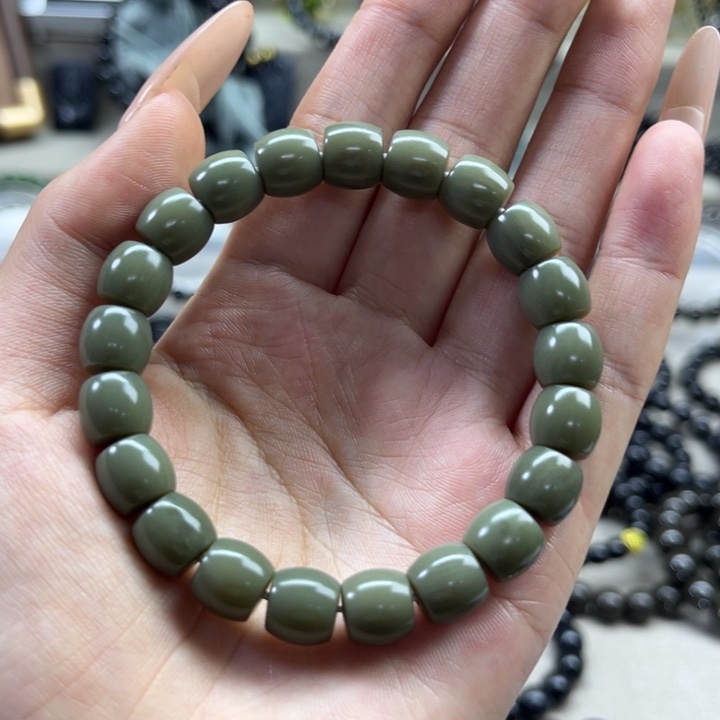 和田玉未镶嵌手链沙枣青10直切
