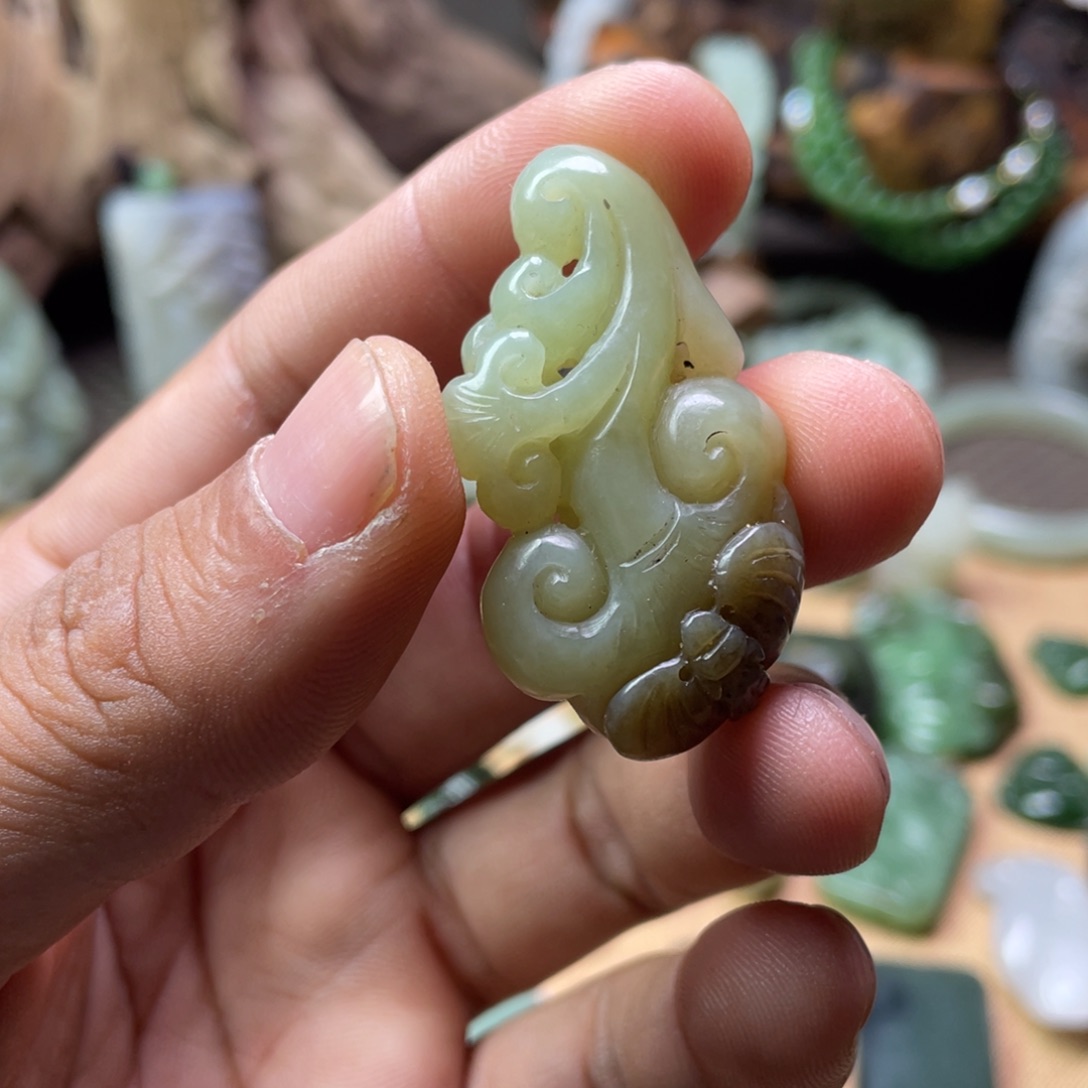 阳***暖和田玉未镶嵌套链