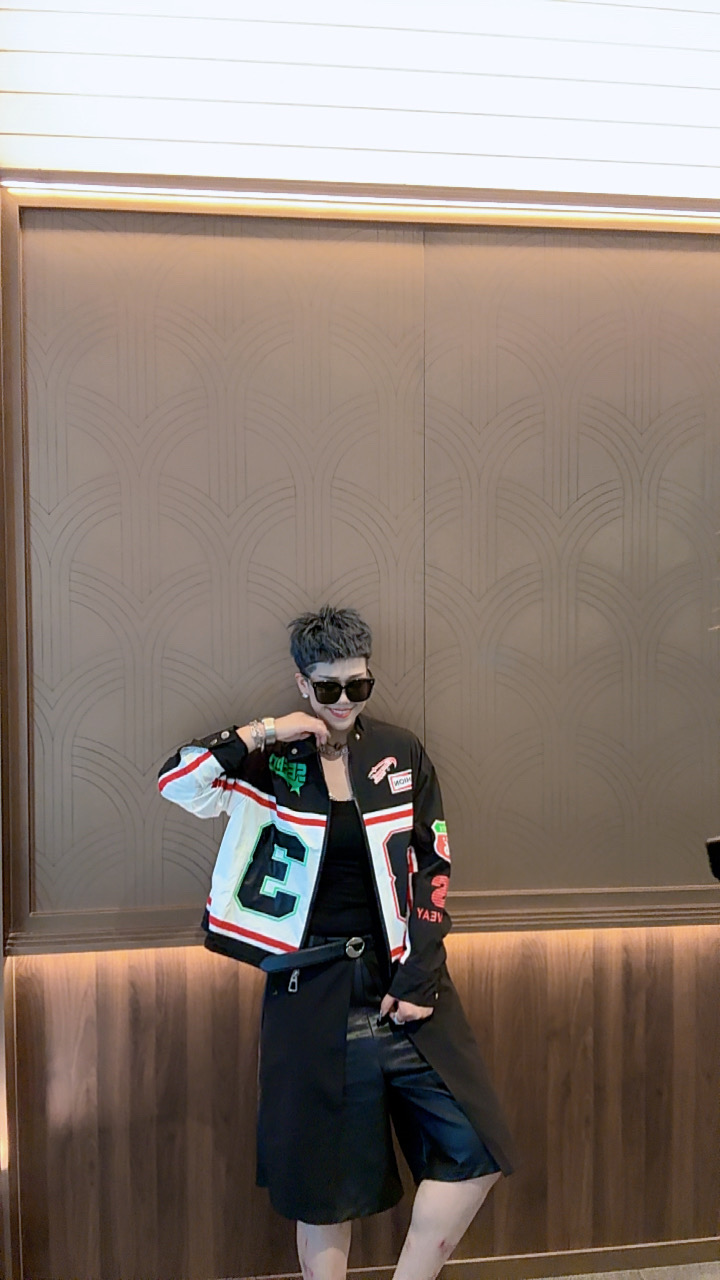 YY欧货潮牌时尚潮流拼色机车款外套35130