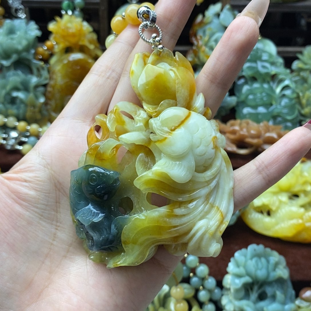 蛇纹石玉挂件未镶嵌最*