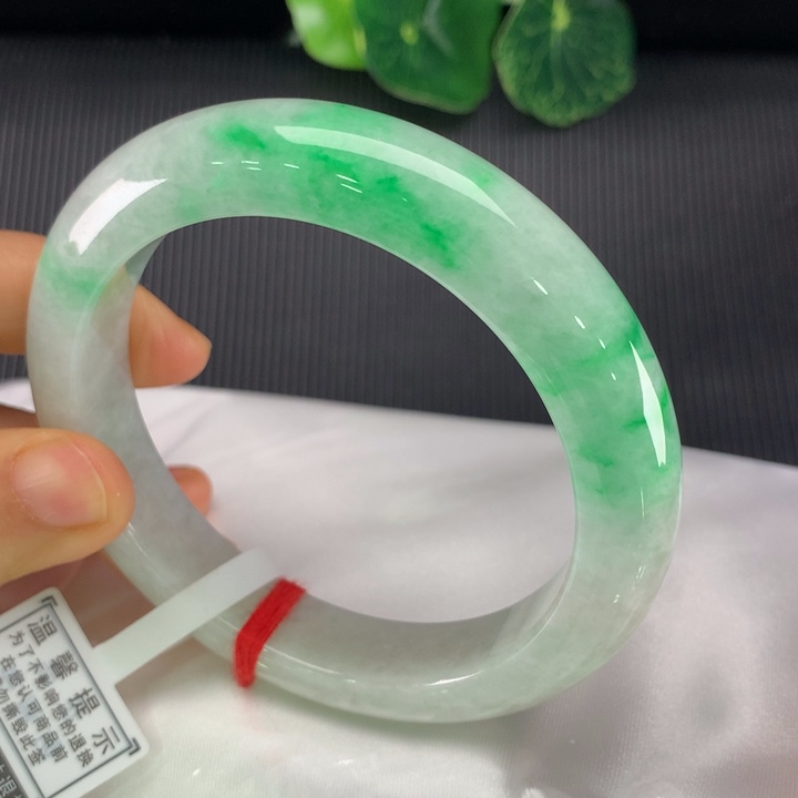 翡翠手镯未镶嵌正圈61