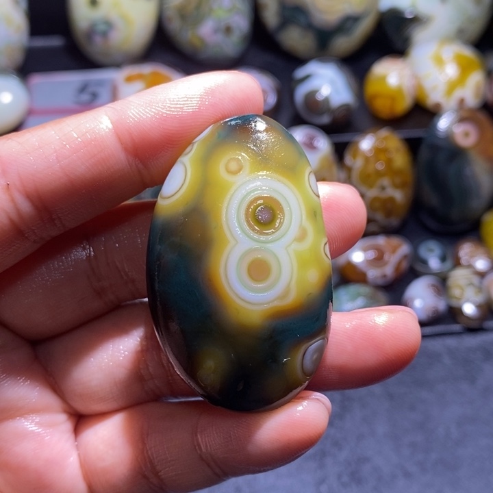 玛瑙/玉髓未镶嵌珠宝半成品133