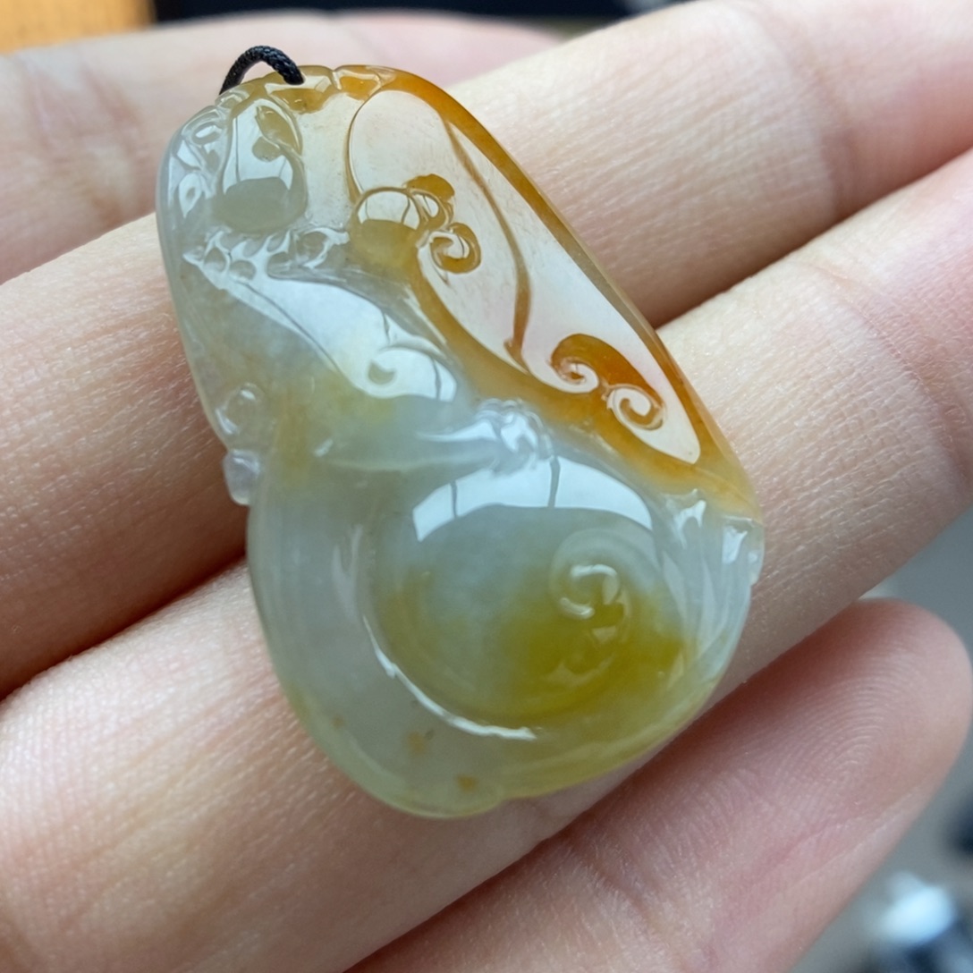 翡翠未镶嵌颈饰吊坠