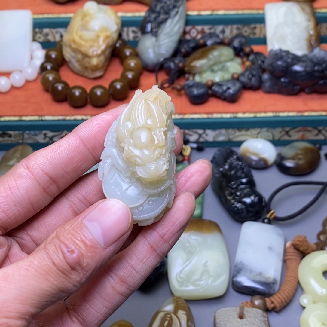 和田玉颈饰未镶嵌丁*溪