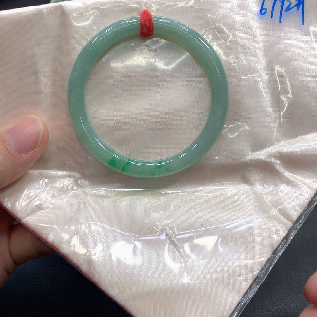 翡翠手镯（开口镯）未镶嵌