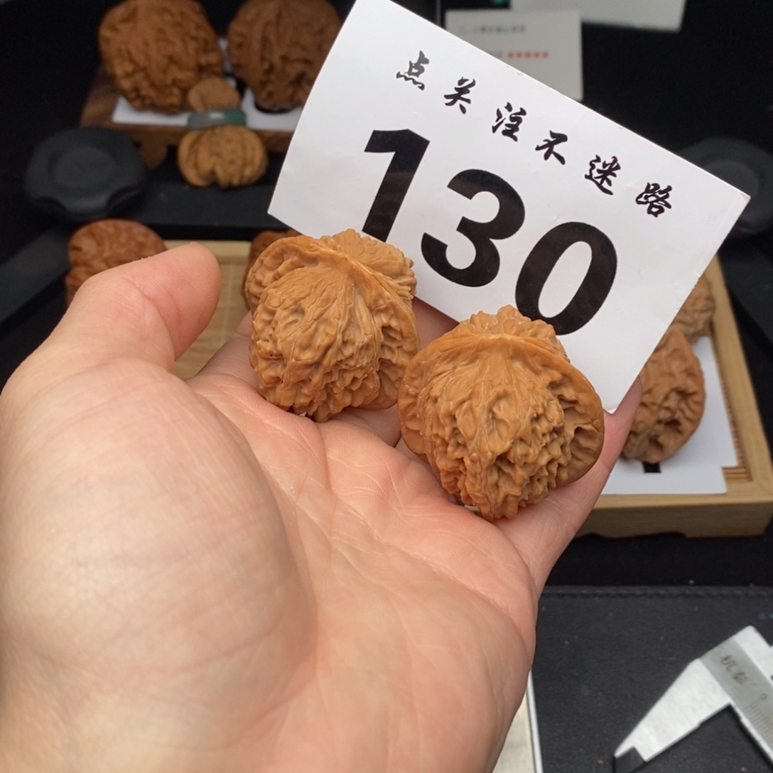 文玩核桃吊坠40楼子