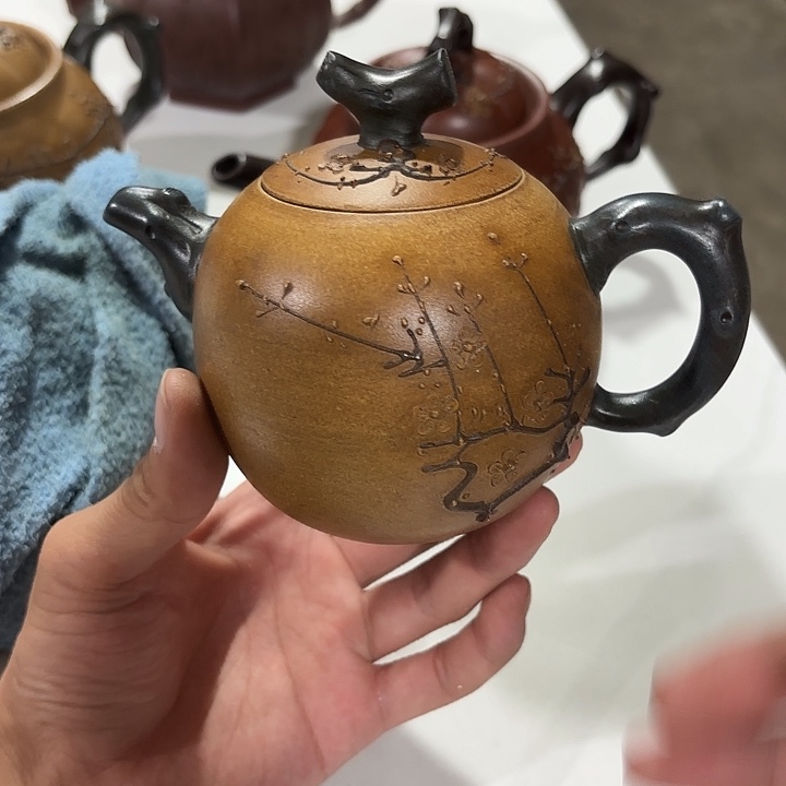 茶壶紫砂老厂紫砂壶一件。