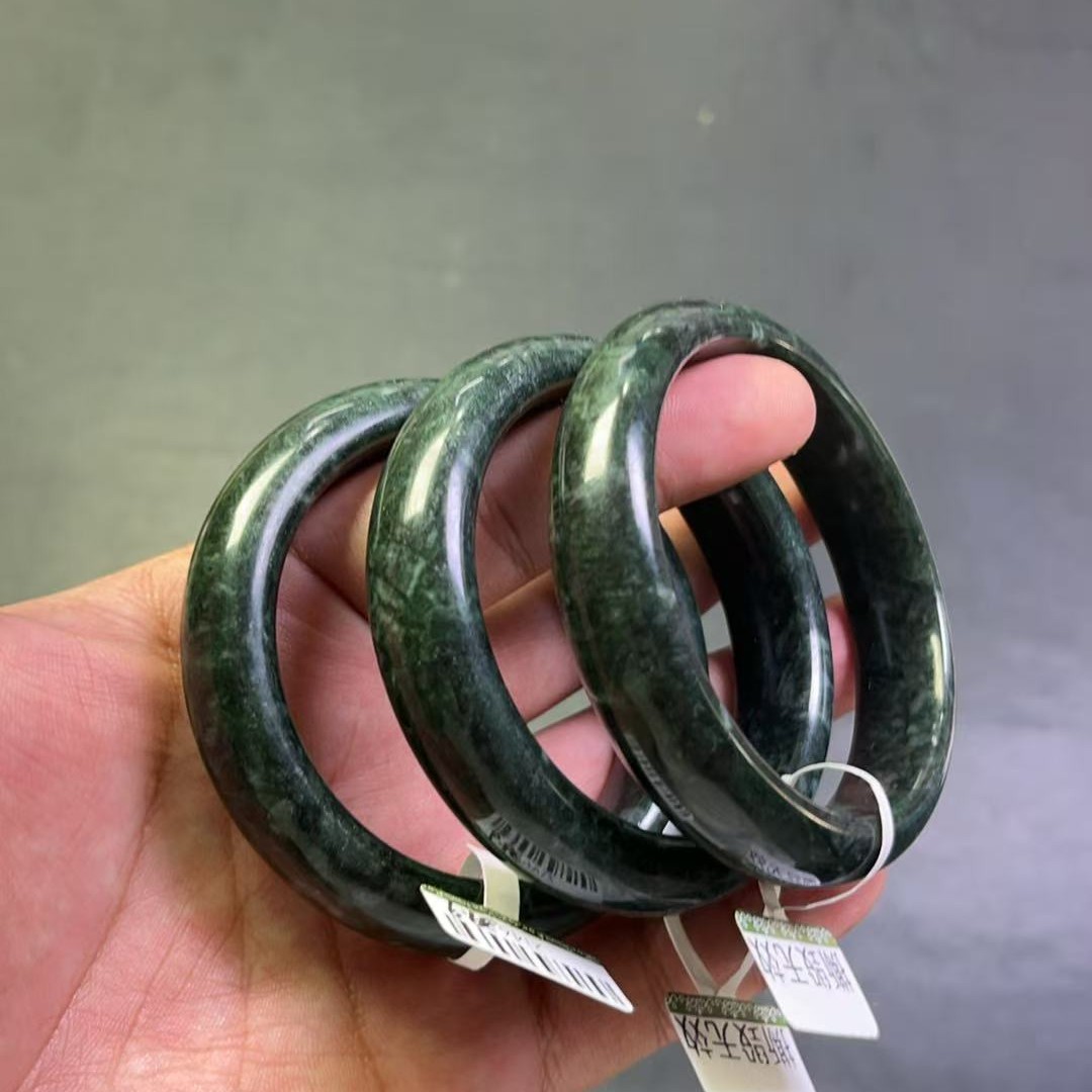 天山药王蛇纹石手镯多样性拍一发一