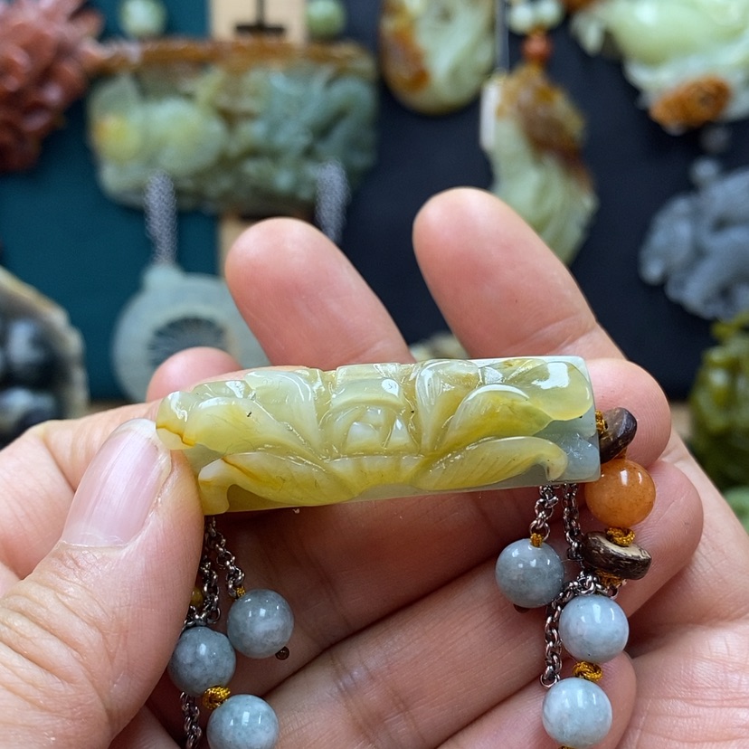 【闪购商品】蛇纹石玉手牌未镶嵌