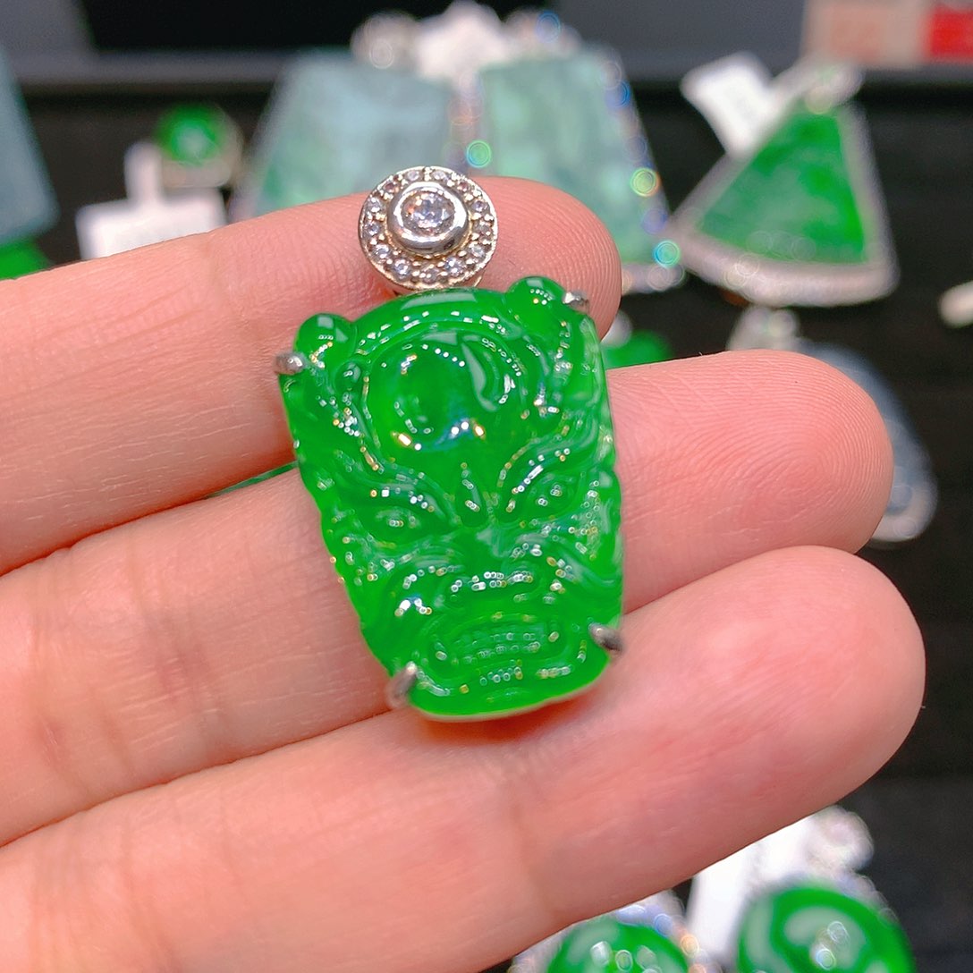 翡翠银S925镶嵌颈饰翡翠