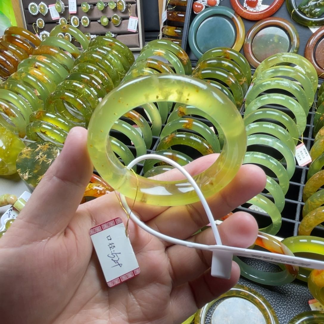 未镶嵌蛇纹石玉手镯有瑕