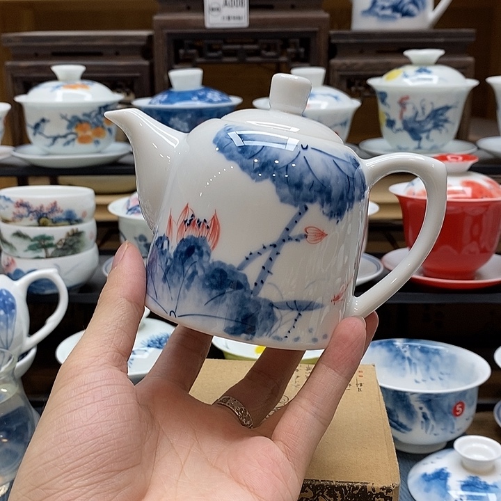 手绘荷花大茶壶260cc釉下彩微瑕福利款