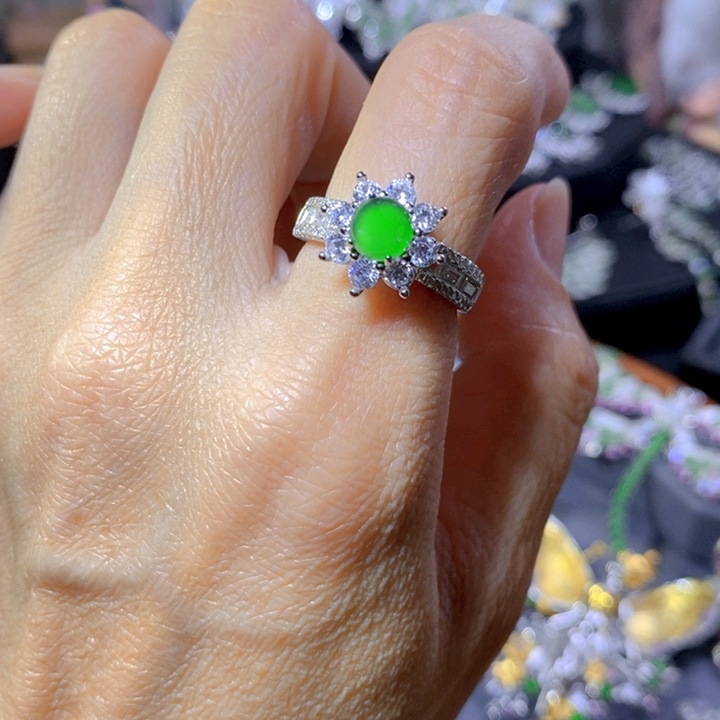 翡翠戒指银S925镶嵌天然翡翠