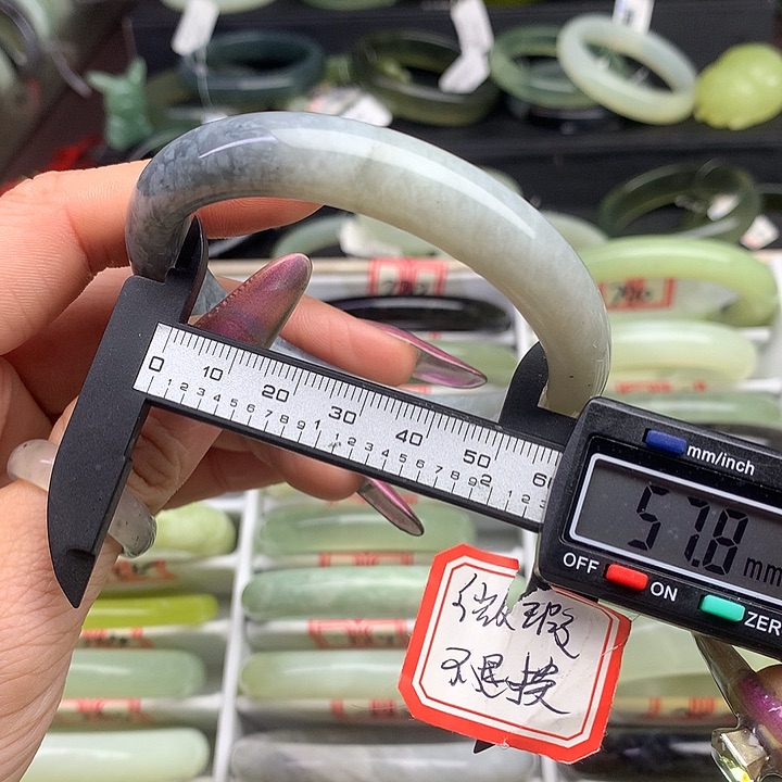 蛇纹石玉手镯未镶嵌767