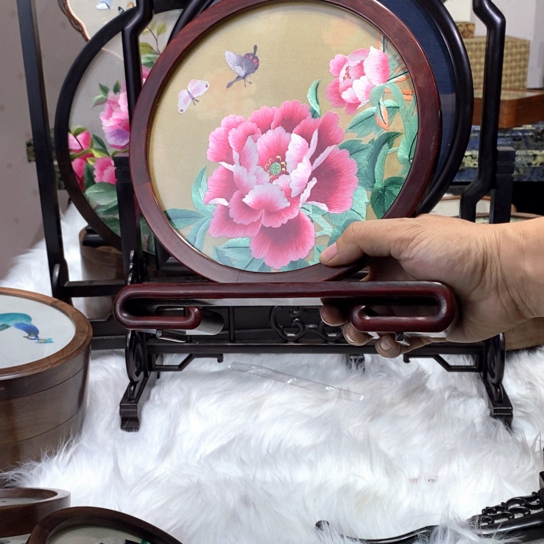 刺绣小*精苏州纯手工制作