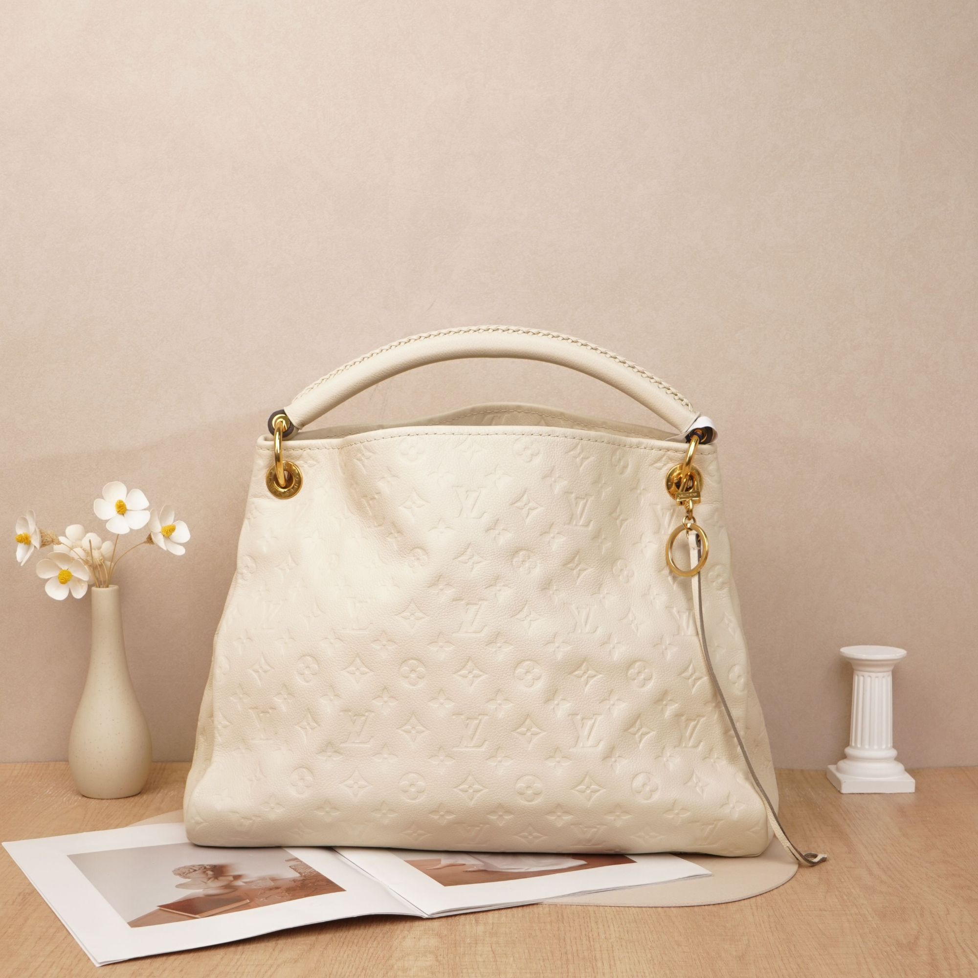 95新 LouisVuitton/路易威登 artsy手提中号白色压纹牛皮DS020673