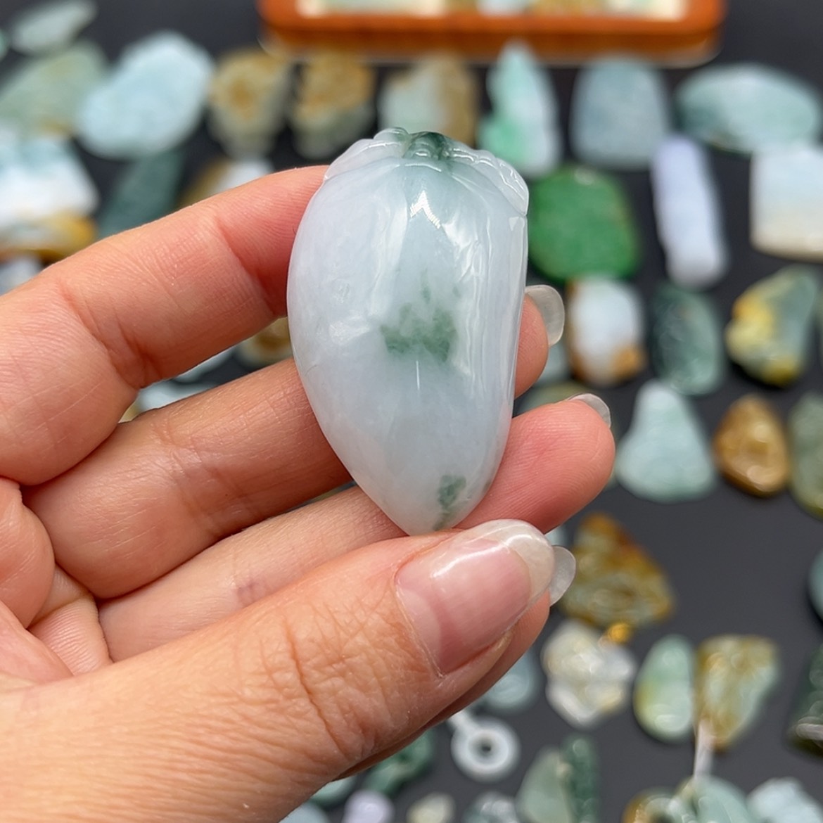 【闪购商品】翡翠颈饰未镶嵌福瓜