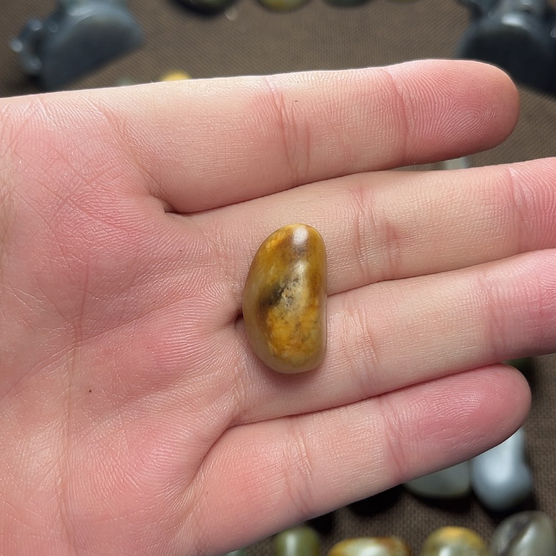 阿***伟和田玉未镶嵌珠宝奇石