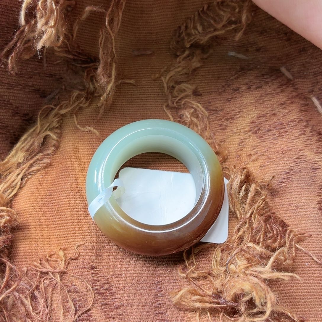 和田玉未镶嵌戒指