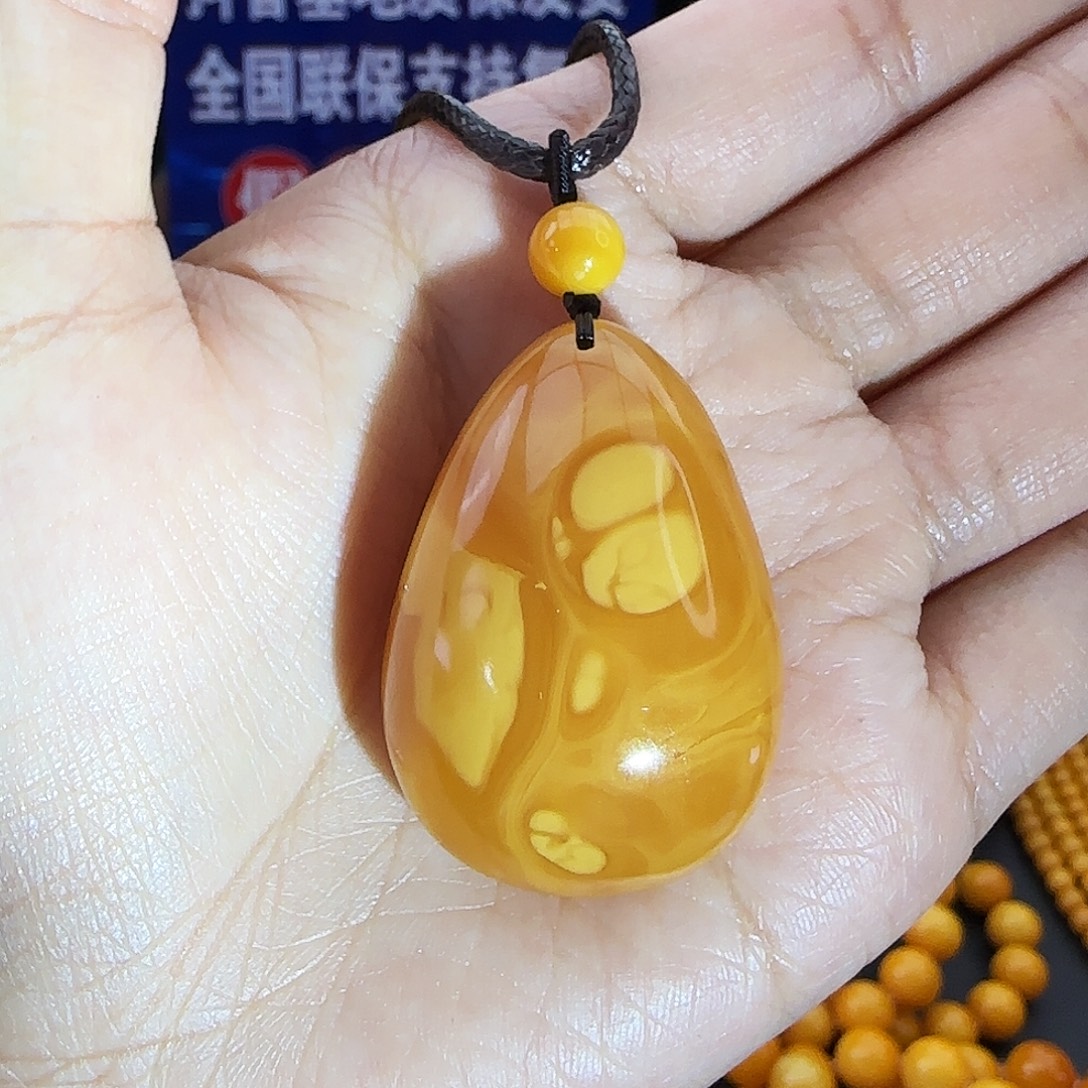 琥珀未镶嵌颈饰吊坠