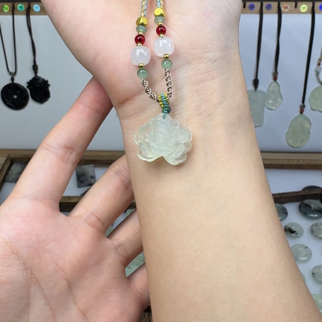 蛇纹石玉吊坠 随机发一单未镶嵌