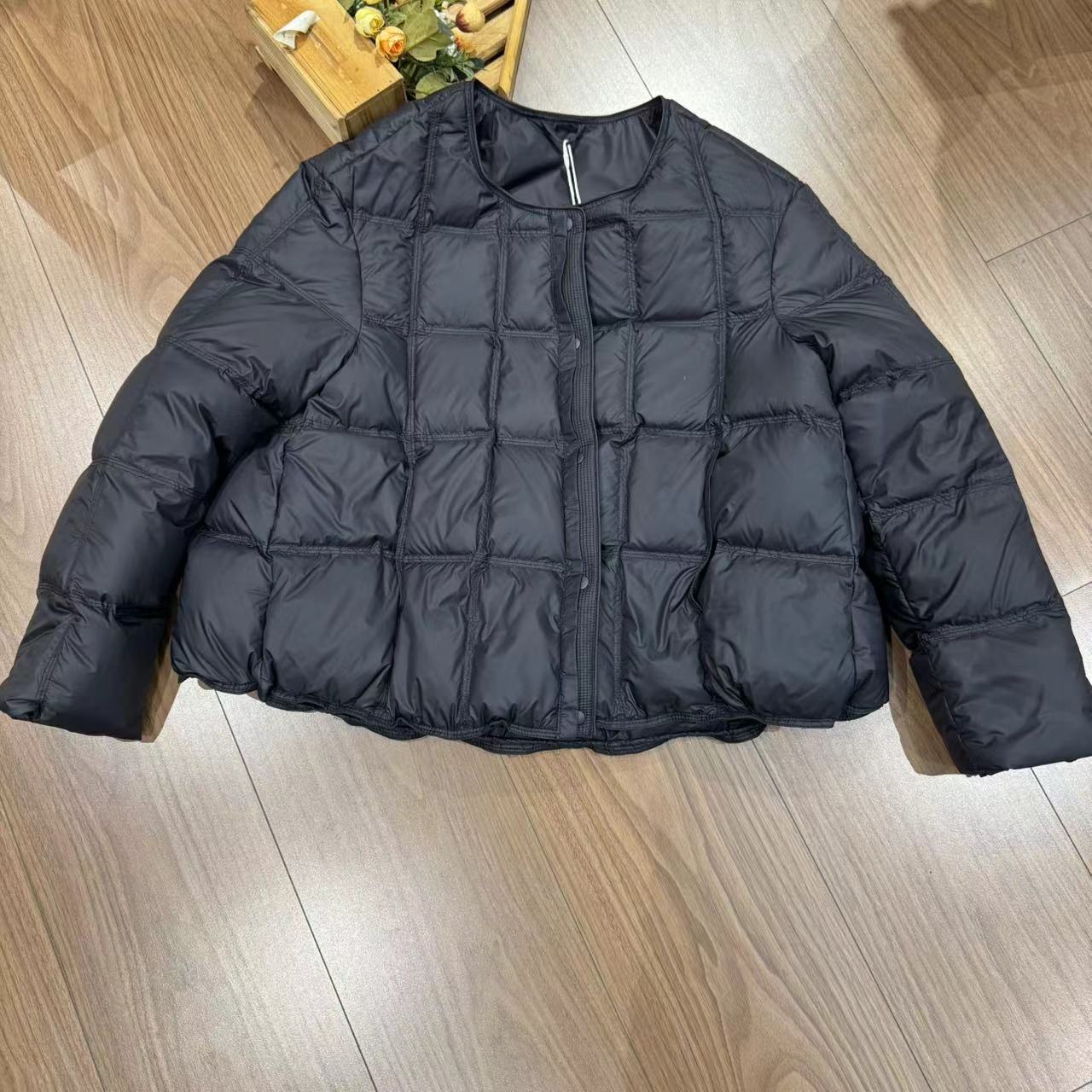 米姗休闲百搭门襟款圆领羽绒服