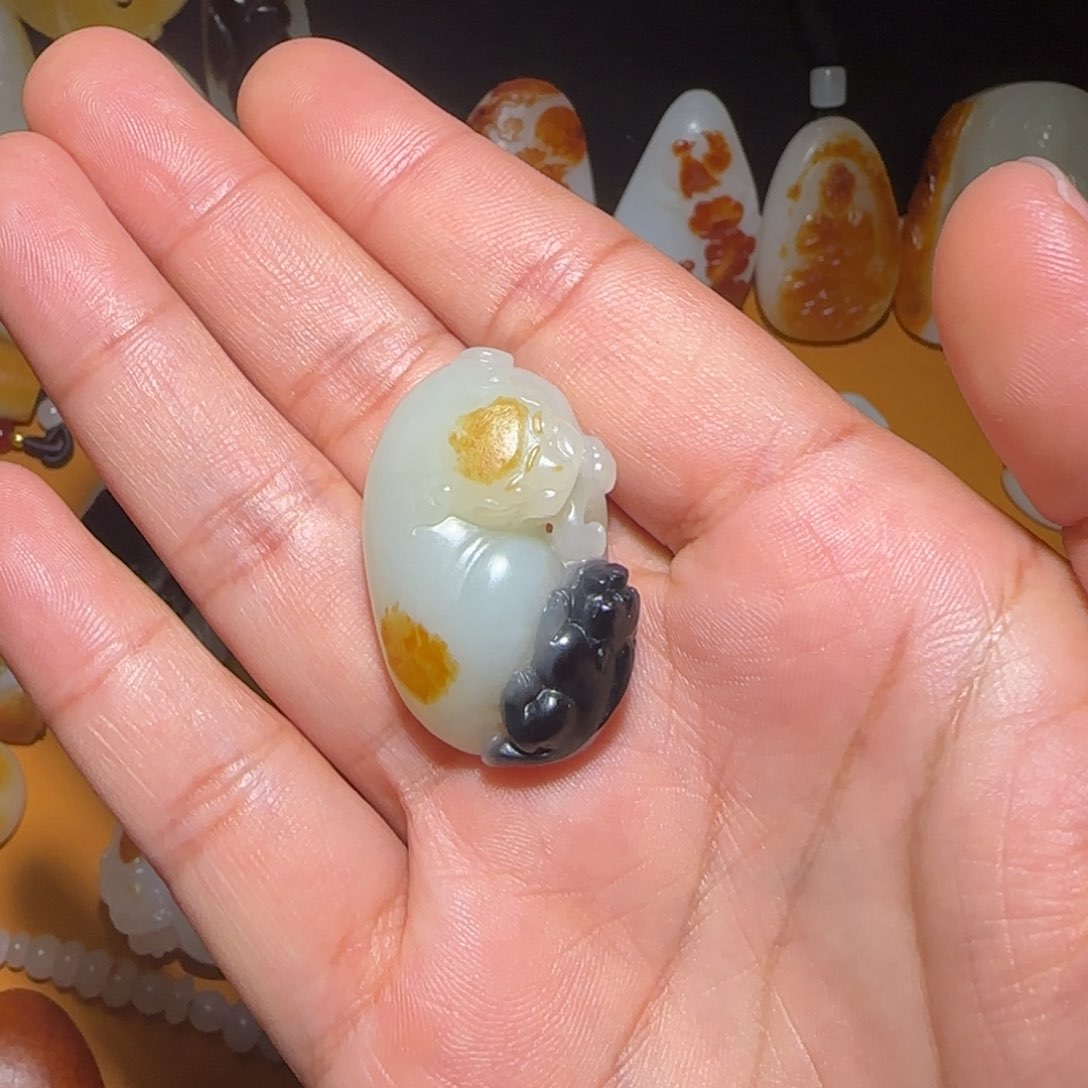 和田玉颈饰未镶嵌开****划