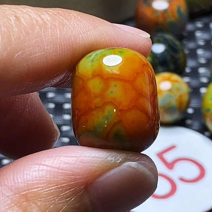 江***蜂玛瑙/玉髓未镶嵌颈饰
