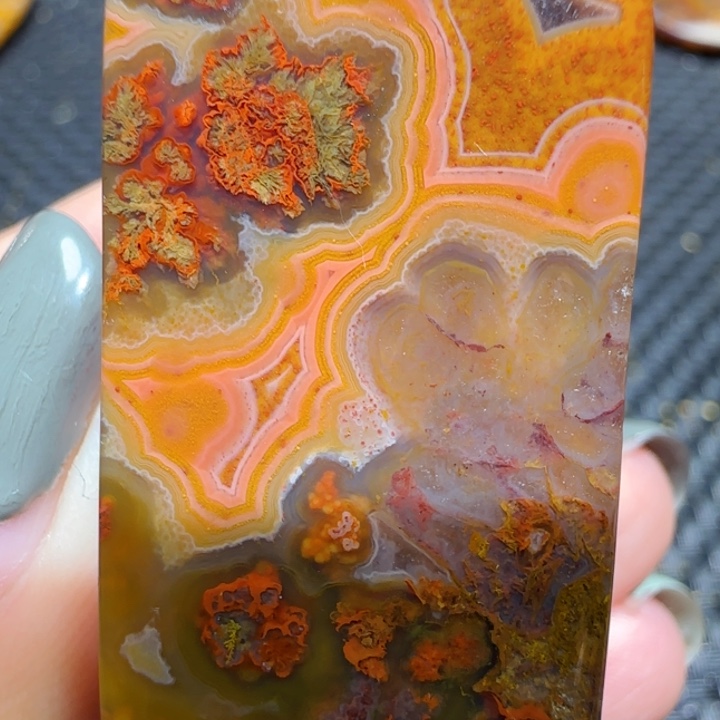 自***风玛瑙/玉髓未镶嵌吊坠