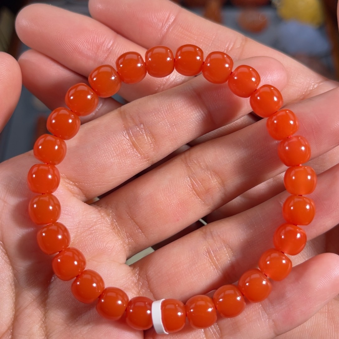 南红玛瑙滴水洞满色满肉老形手串7.5左右未镶嵌