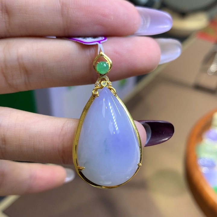 颈饰18K金镶嵌翡翠