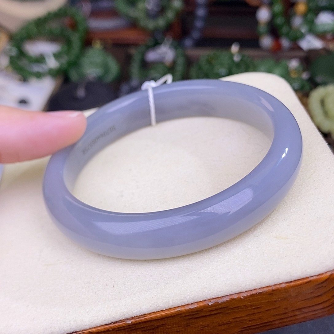 和田玉58 浓烟紫脂膏级手镯清货价未镶嵌