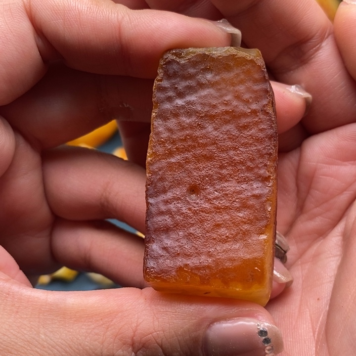 定制琥珀未镶嵌蜜蜡