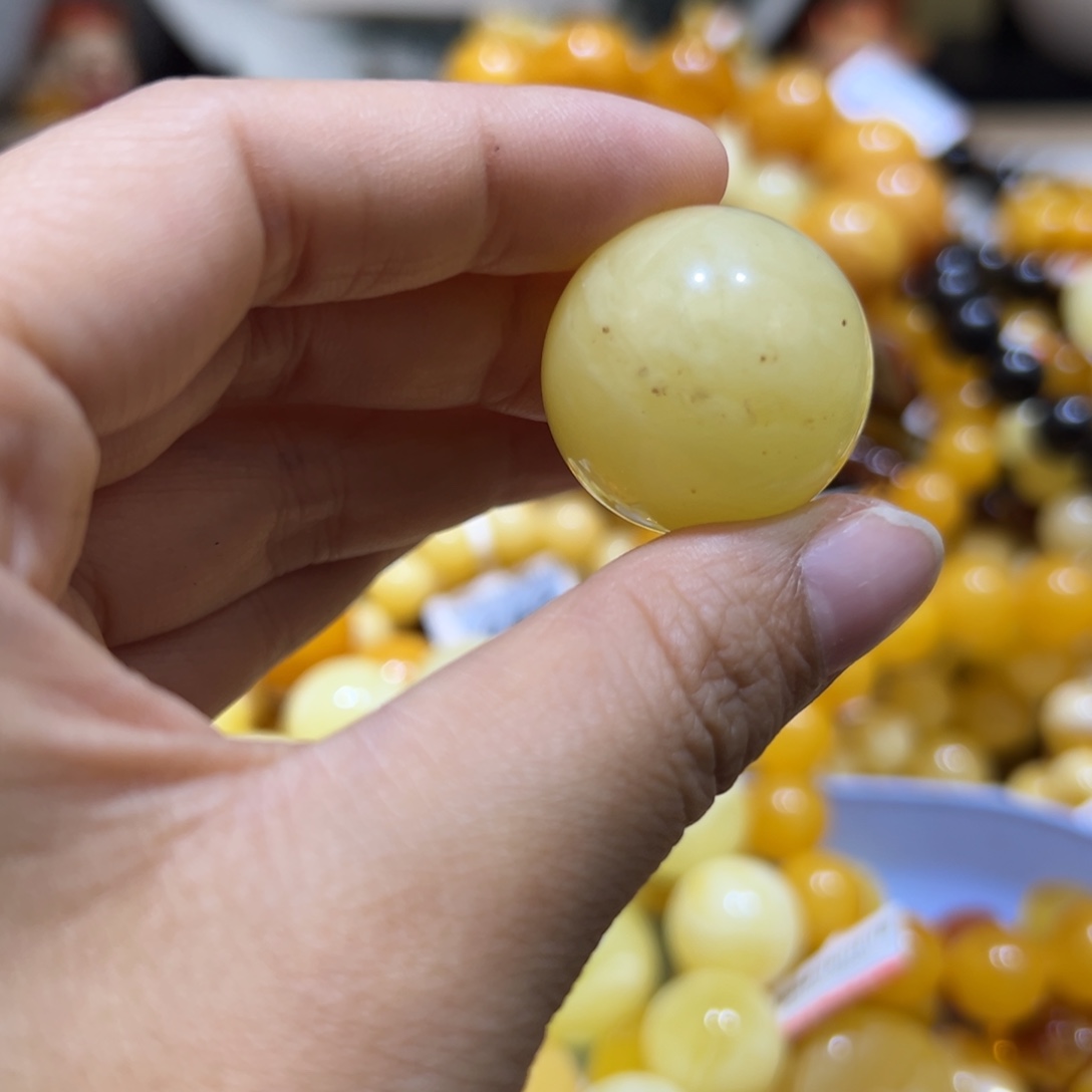 琥珀珠宝奇石未镶嵌