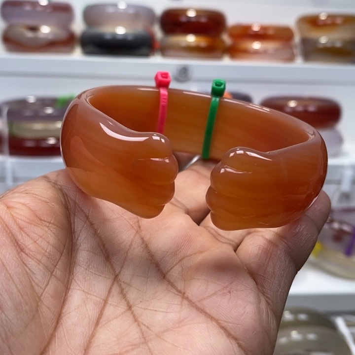 玛瑙/玉髓手镯未镶嵌微瑕