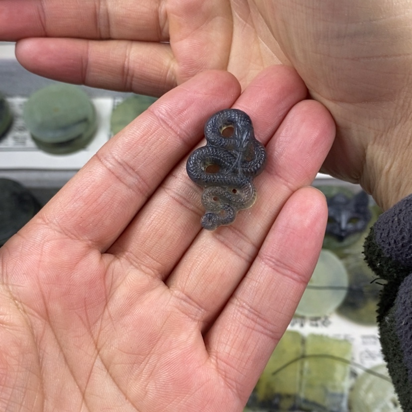 【闪购商品】岫玉颈饰未镶嵌岫玉蛇牌吊坠