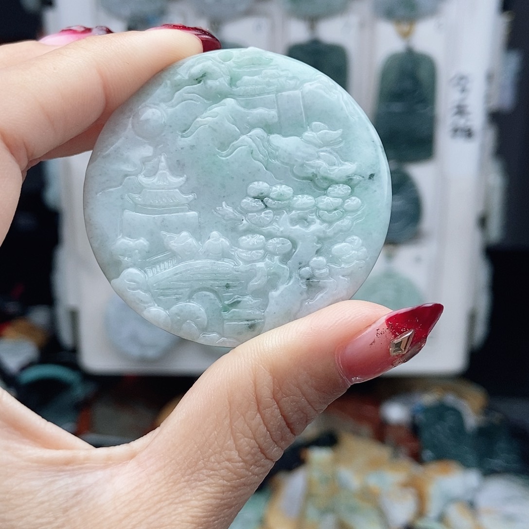 翡翠颈饰未镶嵌翡翠