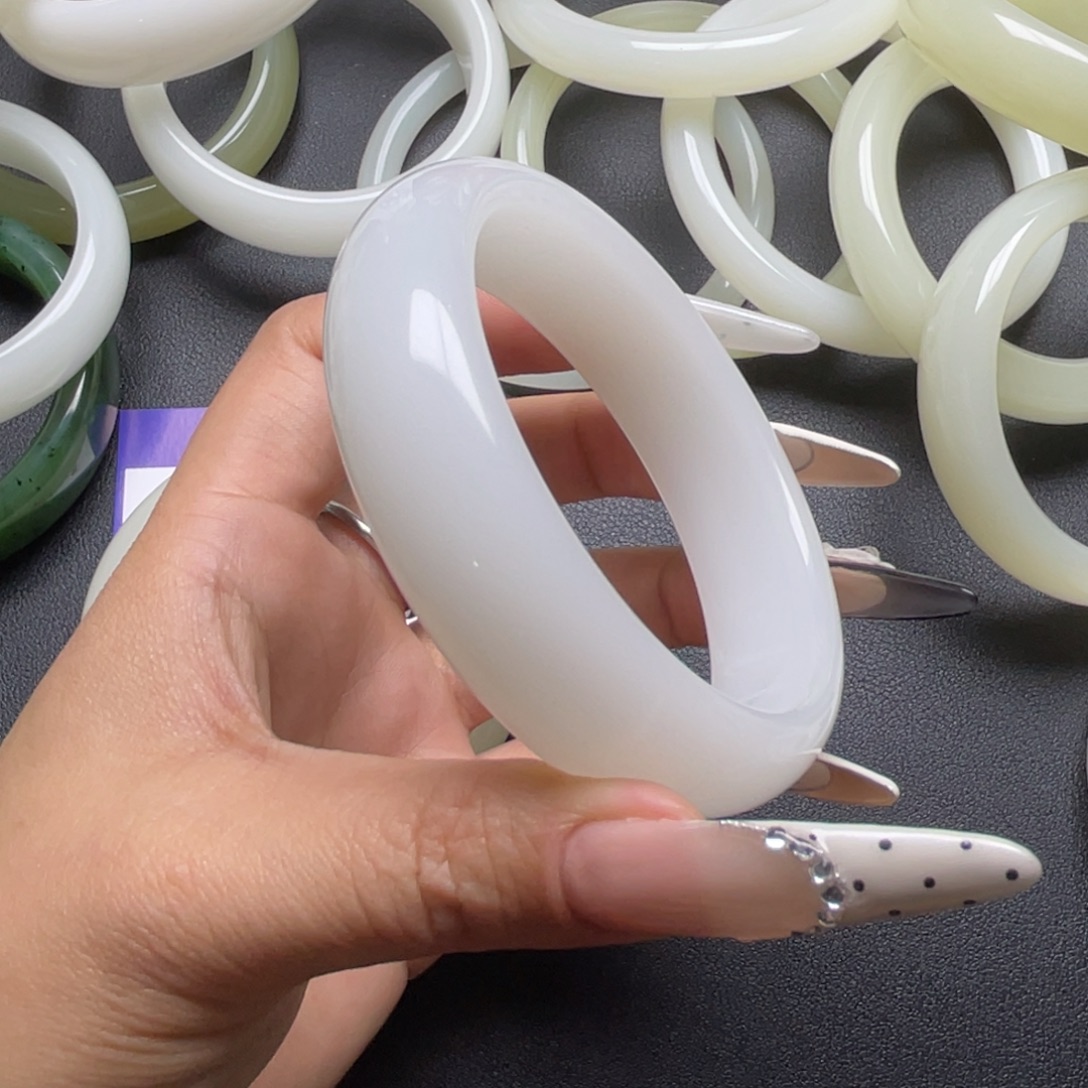 鑫***"60圈口轮胎羊脂白