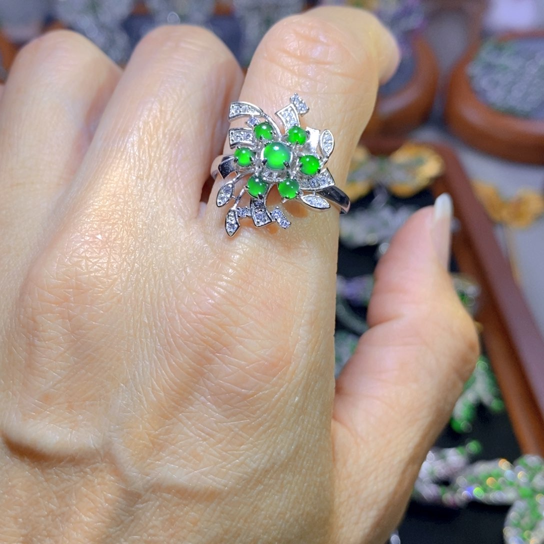 翡翠颈饰银S925镶嵌天然翡翠