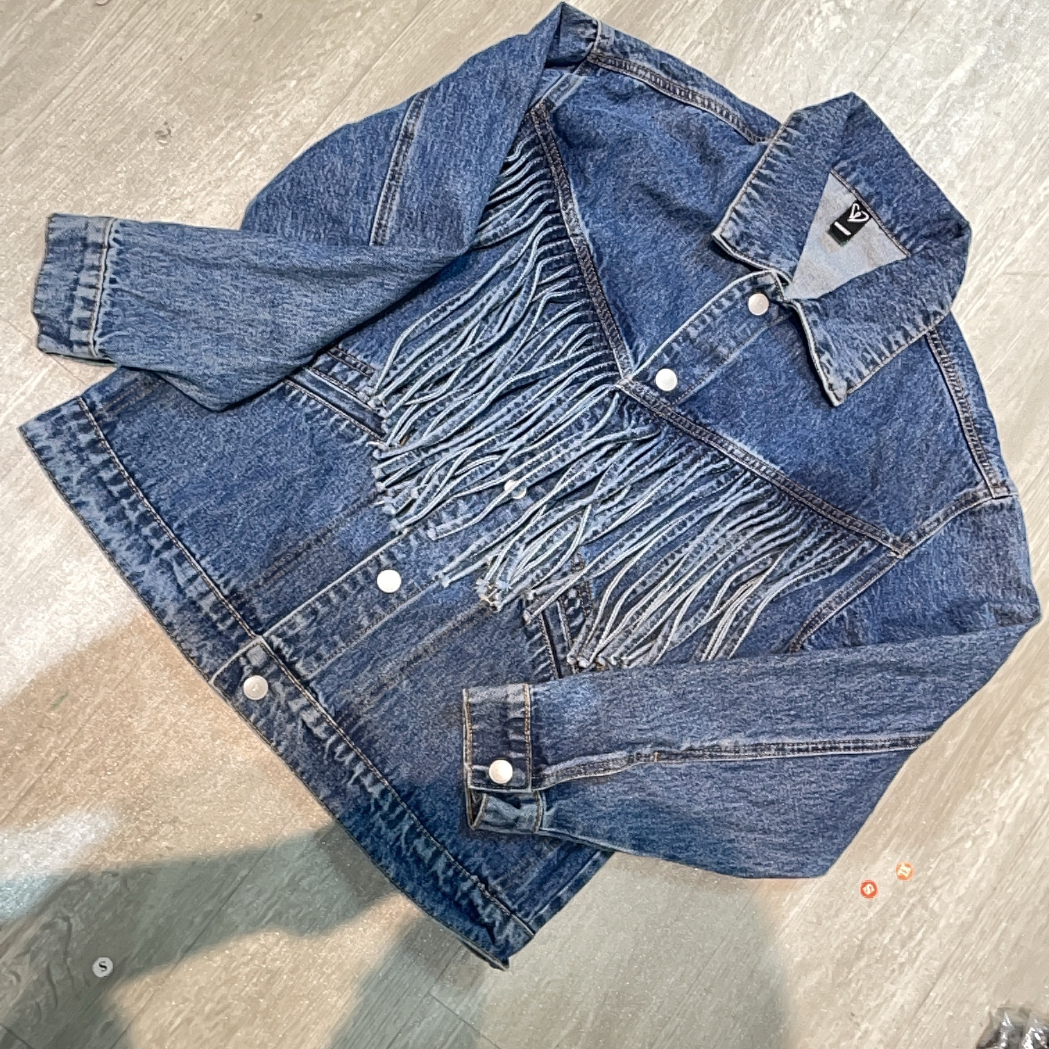 时尚潮流前后流苏条设计时尚百搭长袖（女款）牛仔外套-果梓538