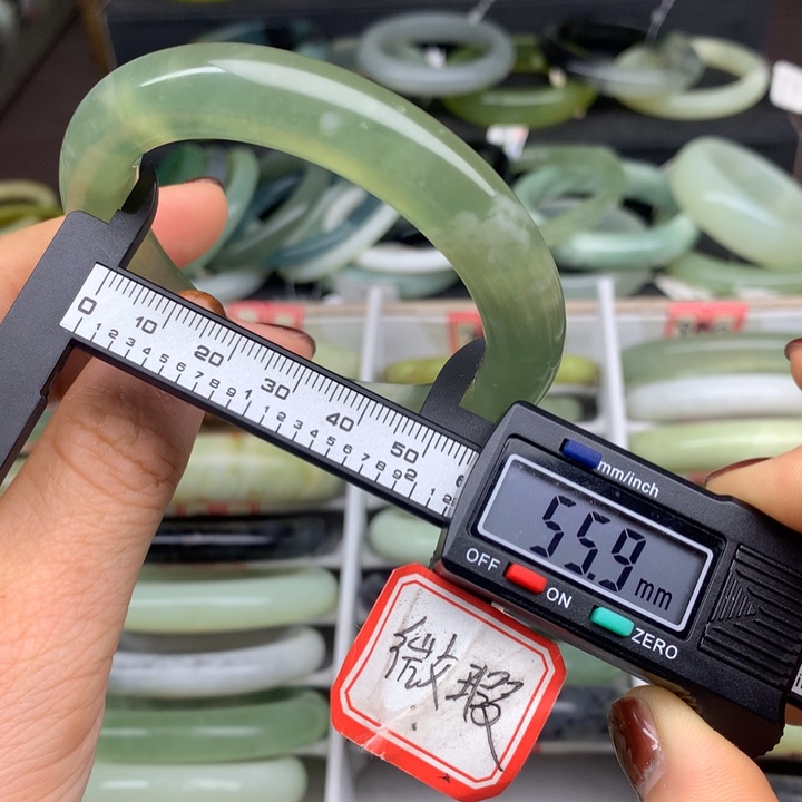 蛇纹石玉未镶嵌手镯783