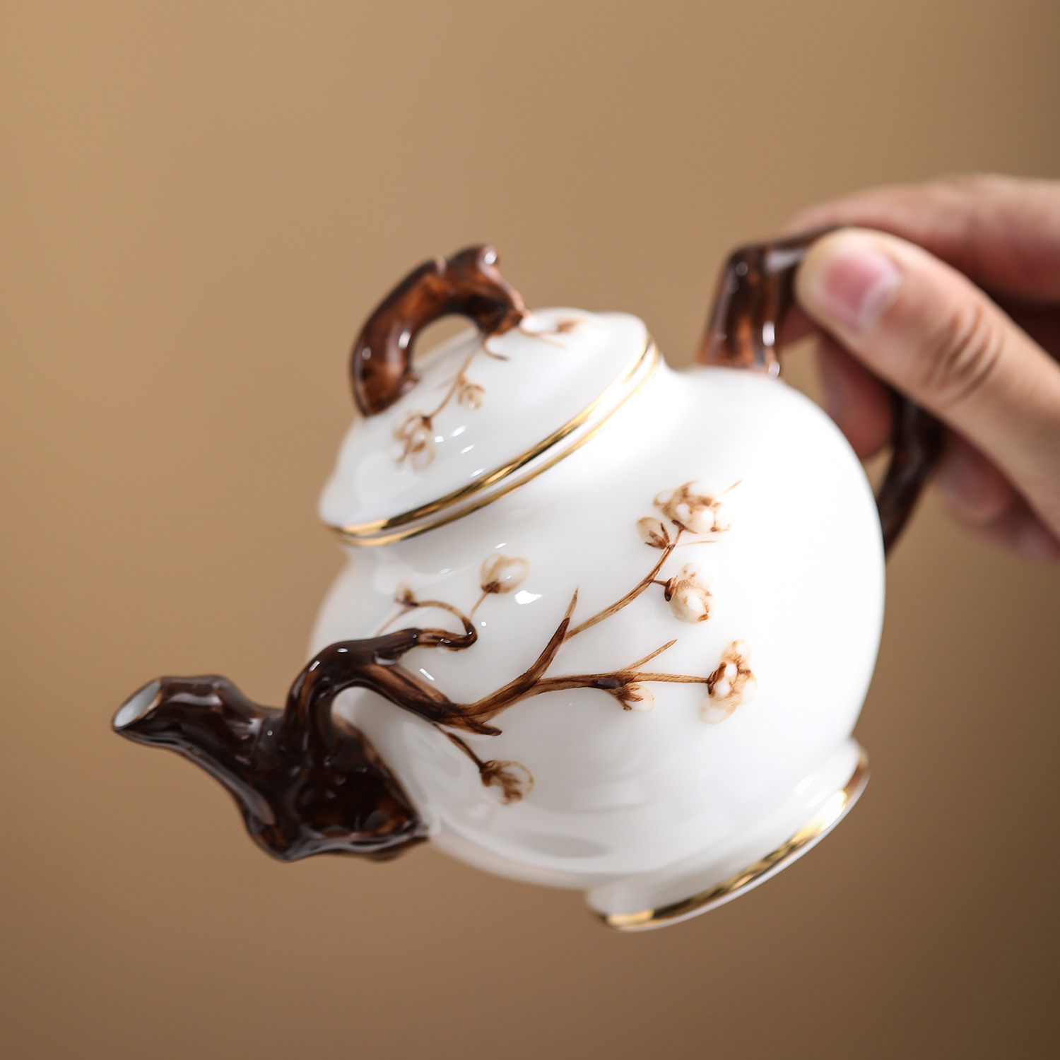 景德镇陶瓷-羊脂玉瓷浮雕梅花壶