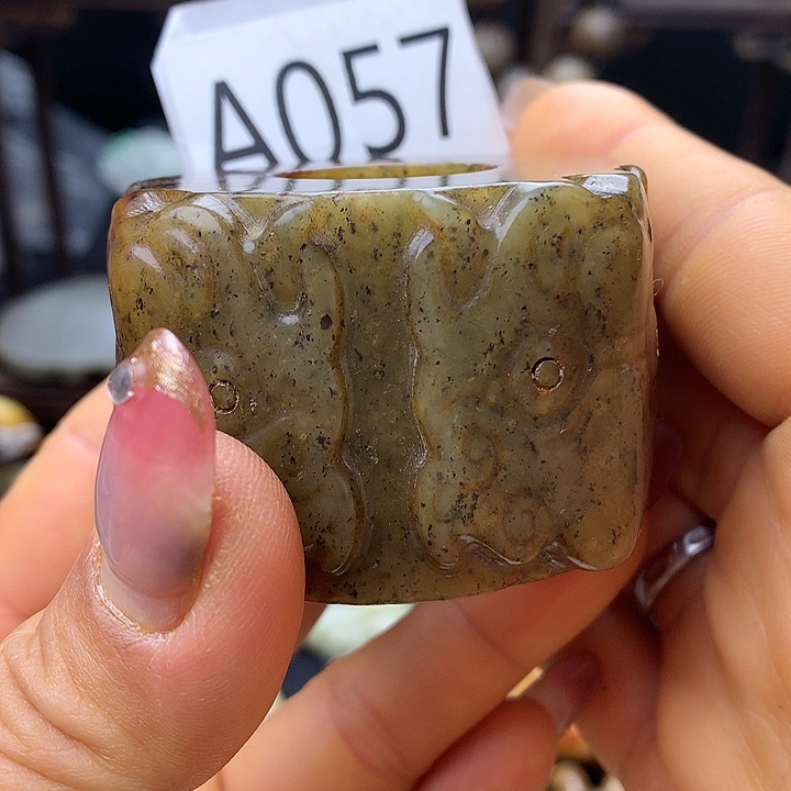 和田玉未镶嵌车挂