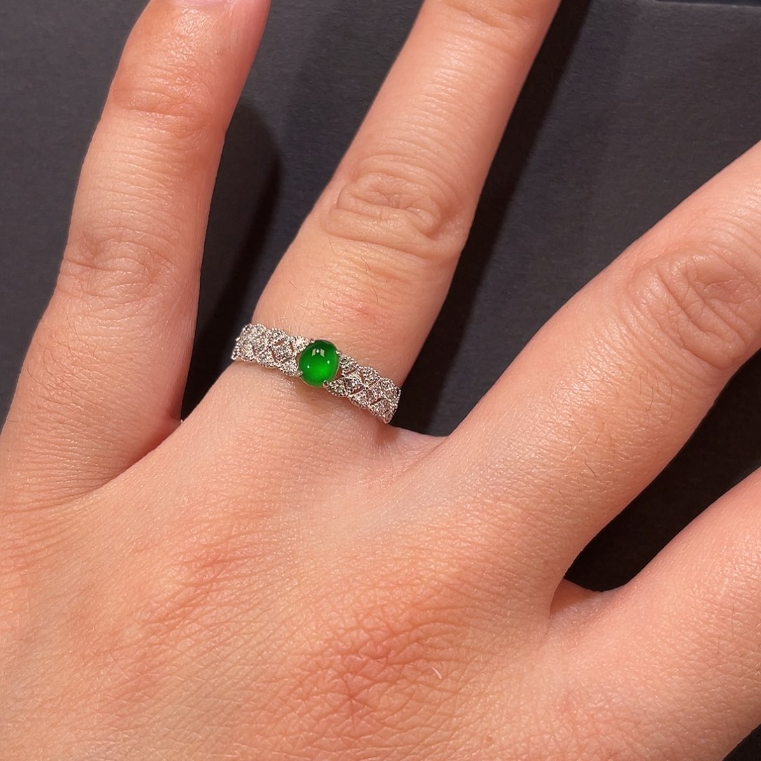 翡翠18K金镶嵌戒指南非钻