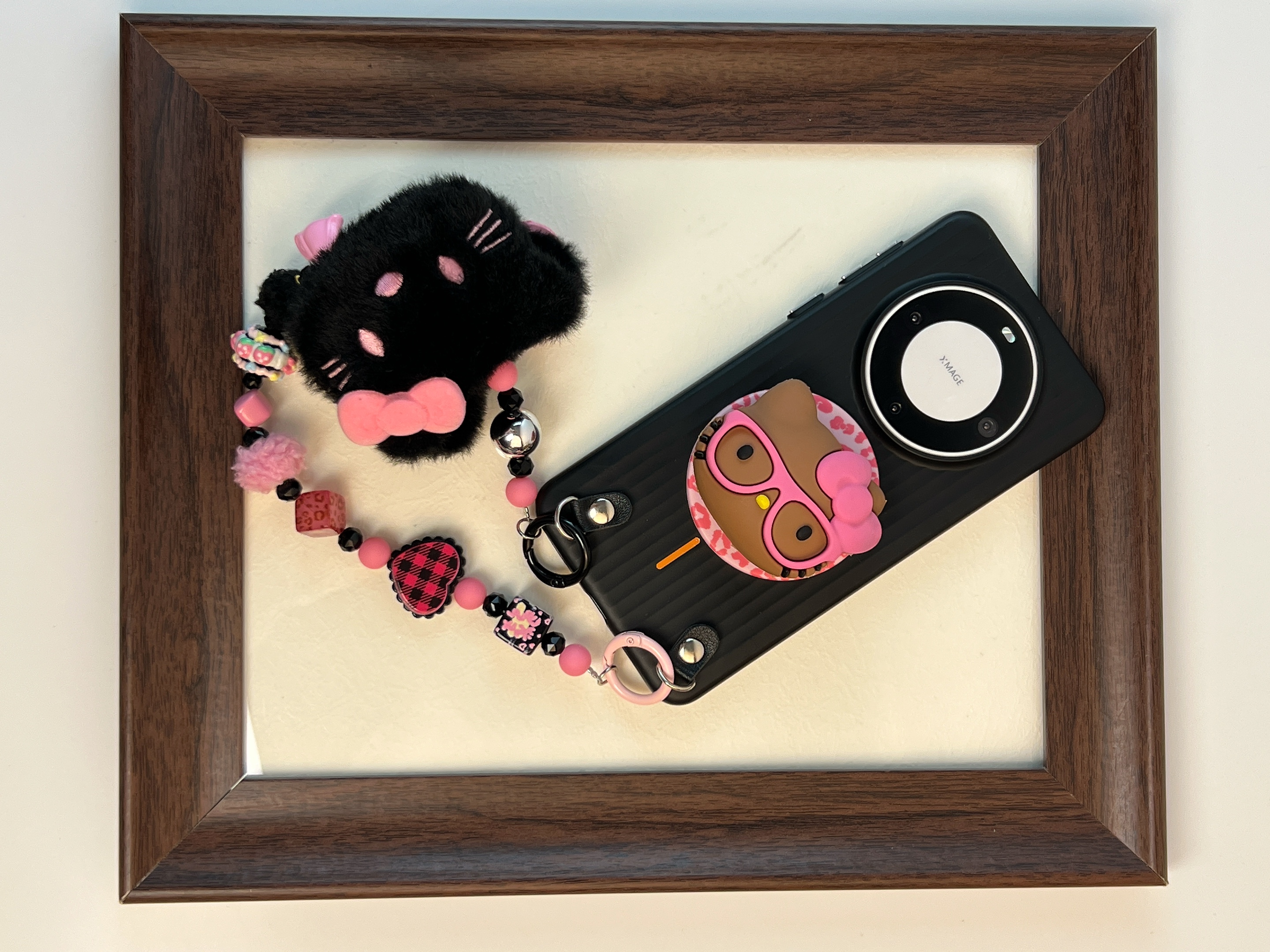 品申原创黑色凯蒂猫磁吸支架手提链条适用华为mate80pro手机壳