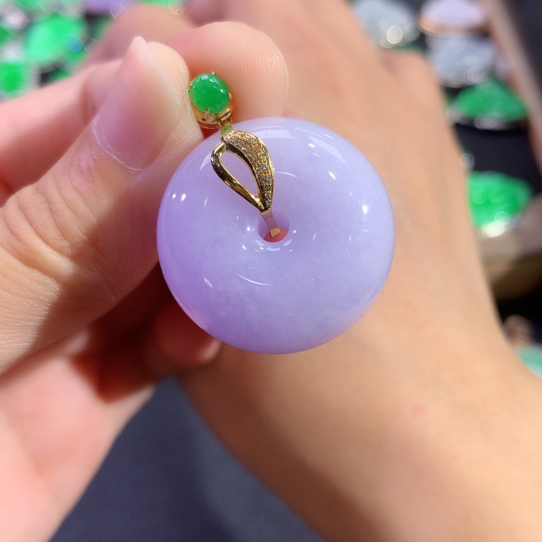 翡翠18K金镶嵌吊坠(赠链)