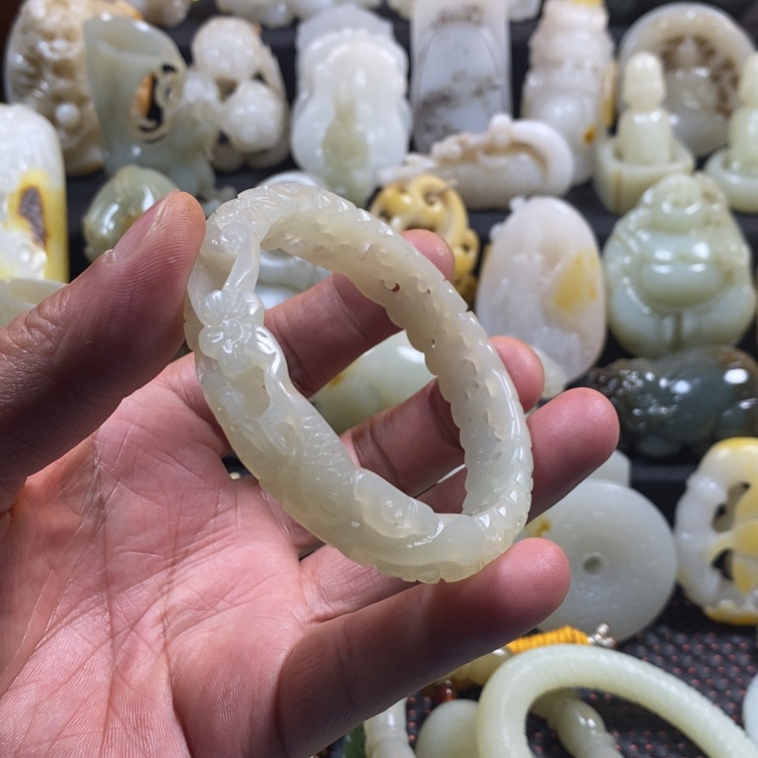 和田玉颈饰未镶嵌