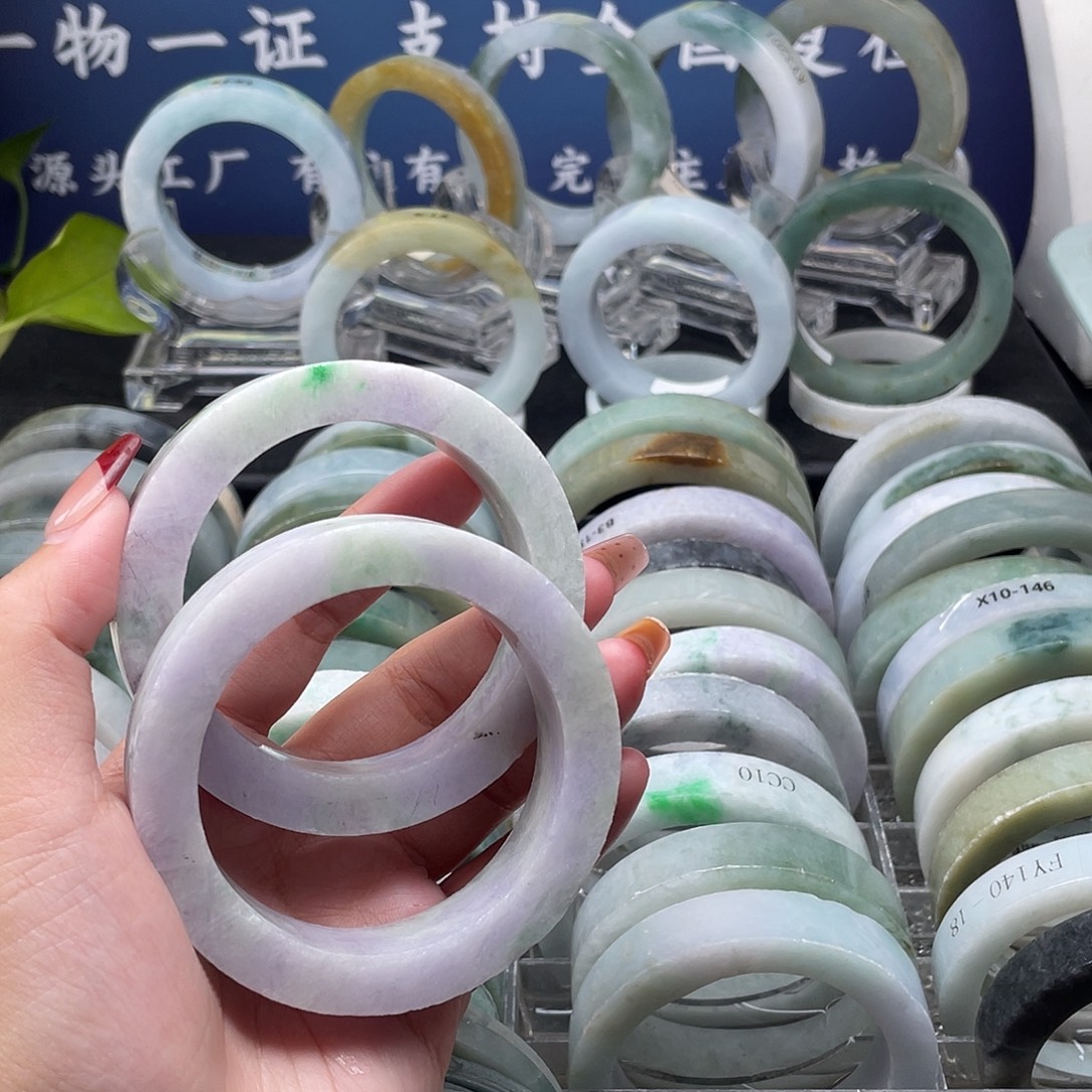 用***1定制翡翠未镶嵌翡翠手镯