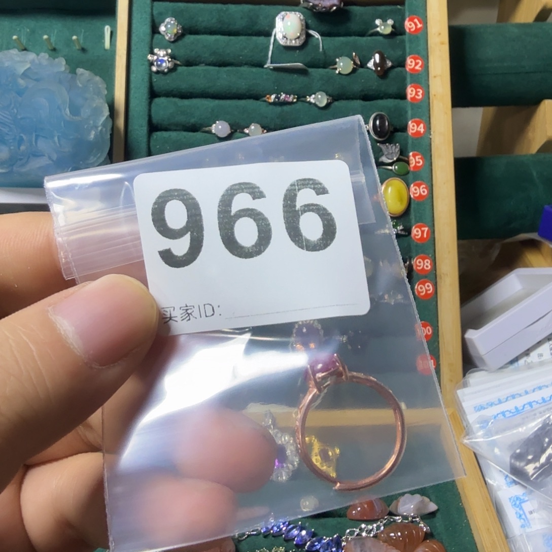 傲***咒银S925镶嵌红宝石戒指